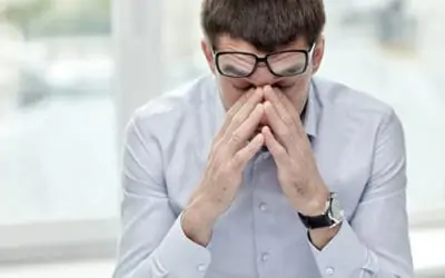 Защо по-рядко говорим за мигрена при мъжете?