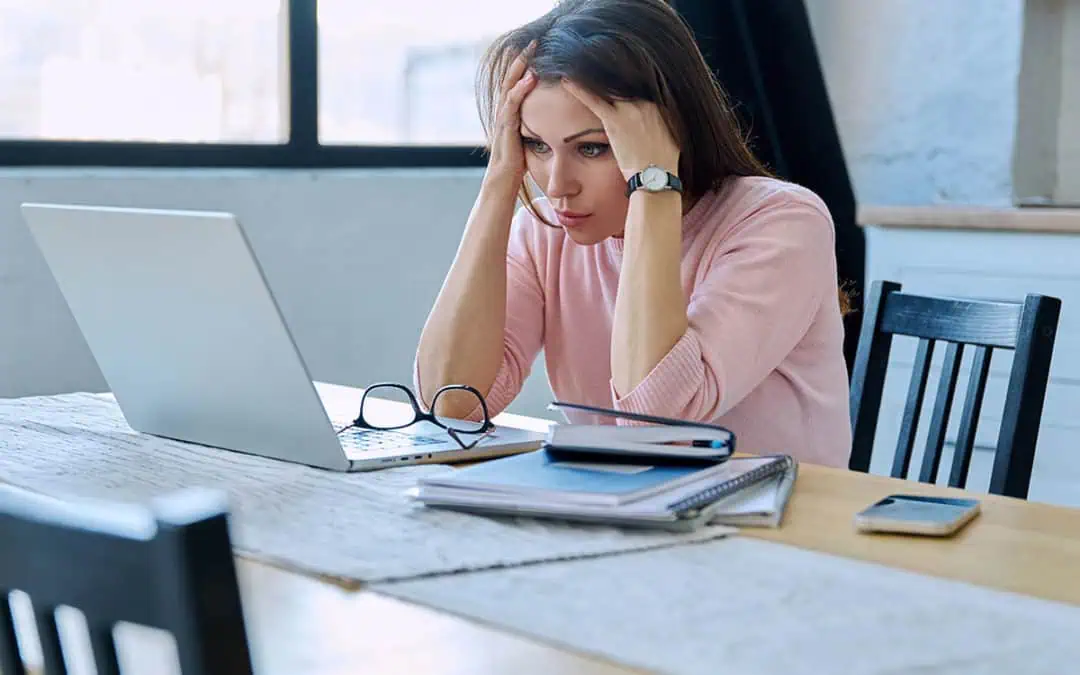 Главоболие при менопауза – защо се появява и как да се справим с него?